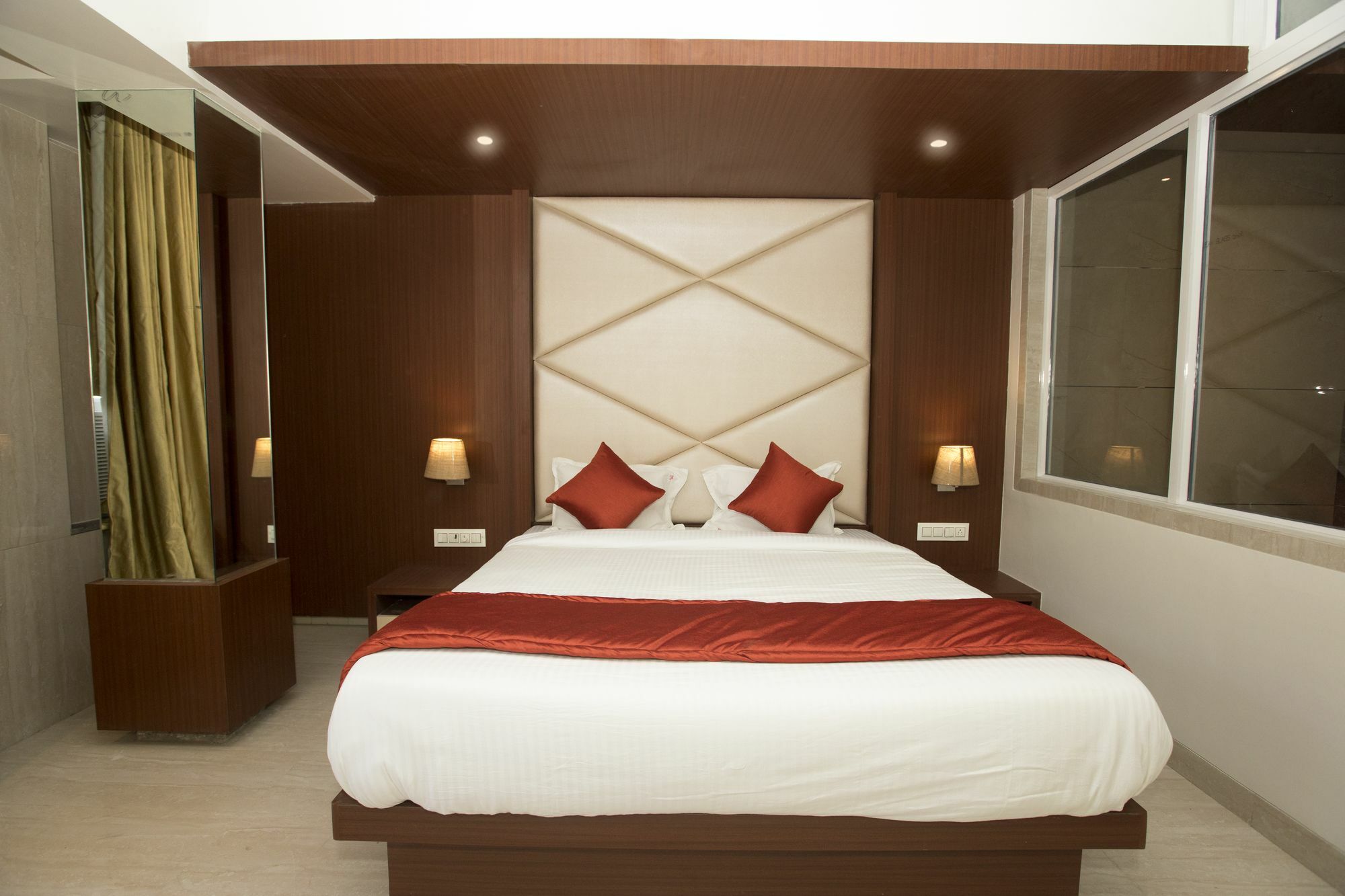 Hotel Spring Inn Мумбай Екстериор снимка